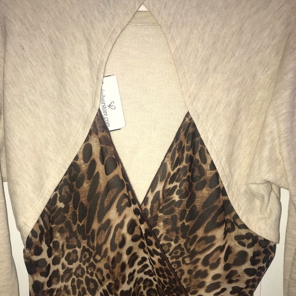 Beige Leopard Print Top w/ Open Back - Picture 3 of 3